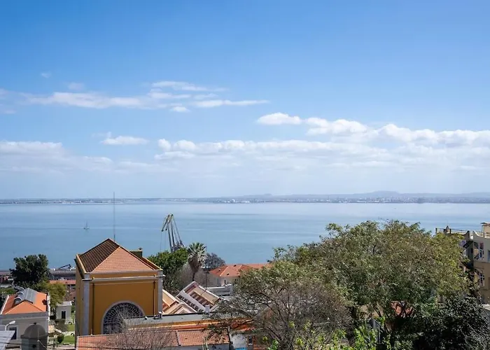 Graca River View * Lisbon